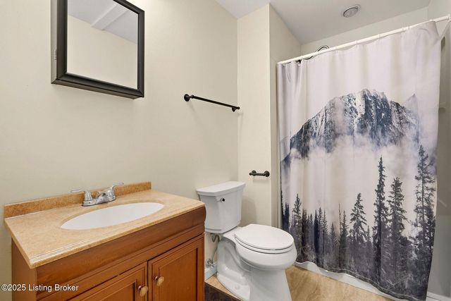 10401 Shelbyville Rd, Louisville, KY 40223