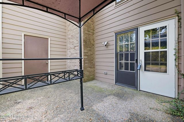 10401 Shelbyville Rd, Louisville, KY 40223