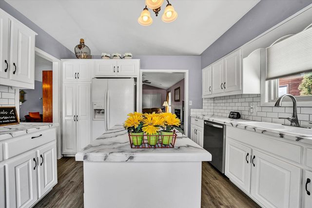 7015 Autumn Wood LN, Roanoke, VA 24019