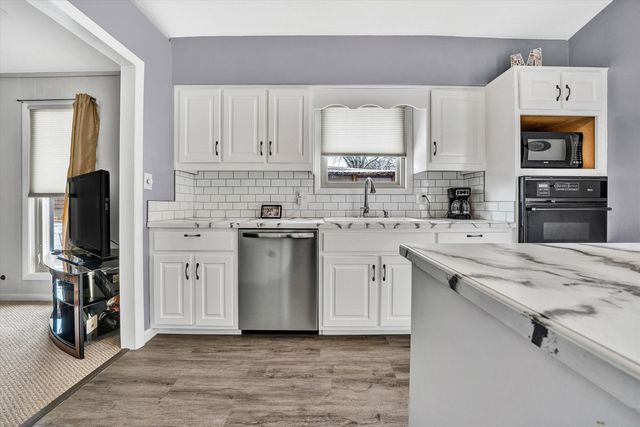 7015 Autumn Wood LN, Roanoke, VA 24019