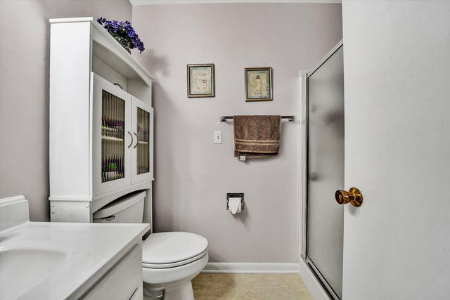 7015 Autumn Wood LN, Roanoke, VA 24019