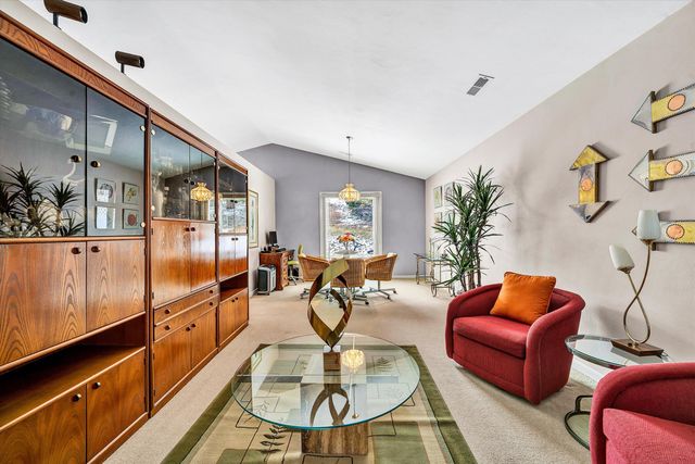 7015 Autumn Wood LN, Roanoke, VA 24019