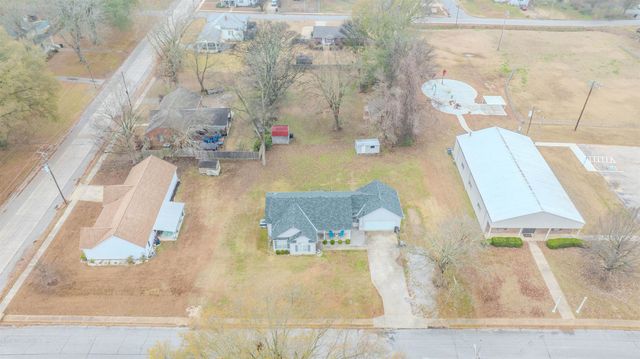 115 N COLLEGE ST, Halls, TN 38040