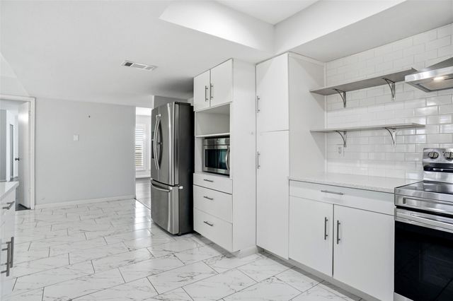 3104 Story Lane, Bedford, TX 76021