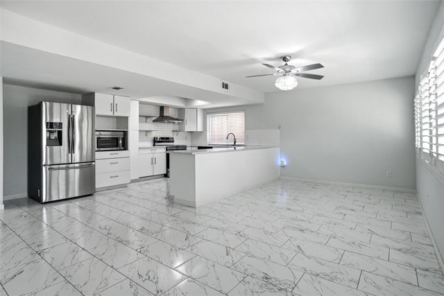 3104 Story Lane, Bedford, TX 76021