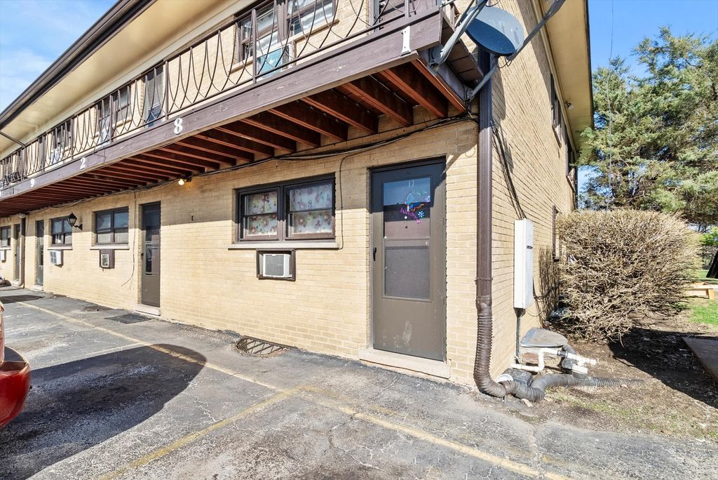 41 King Arthur Court 1, Northlake, IL 60164