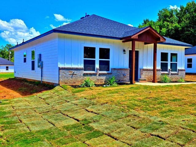 264 10th Street NE, Paris, TX 75460