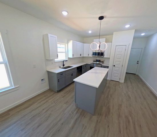 264 10th Street NE, Paris, TX 75460