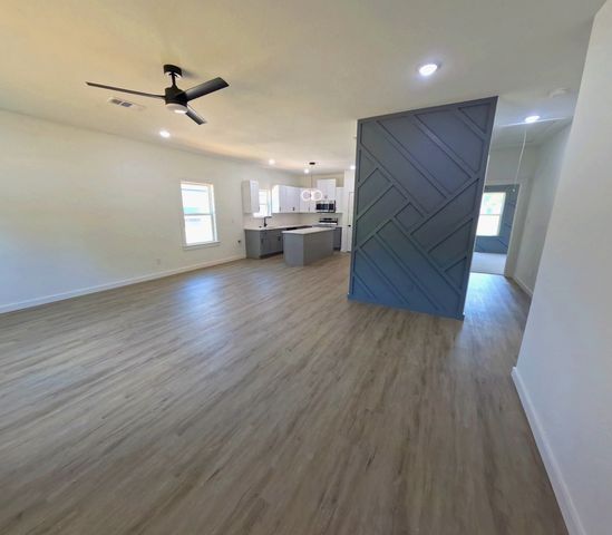 264 10th Street NE, Paris, TX 75460