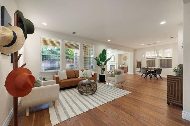 946 Campfire Cir, Rocklin, CA 95765