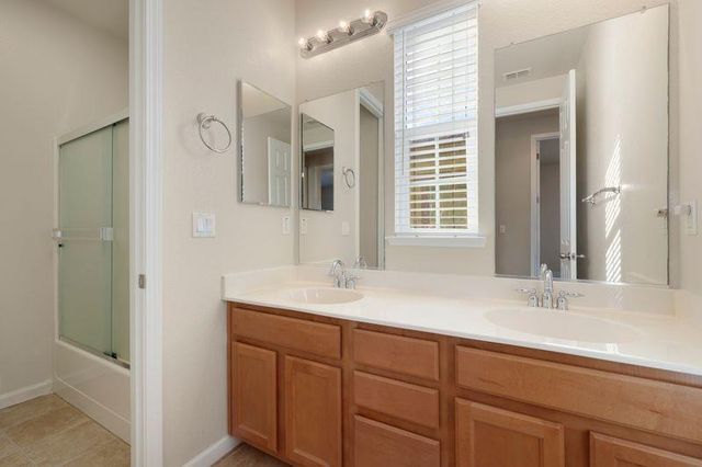 946 Campfire Cir, Rocklin, CA 95765