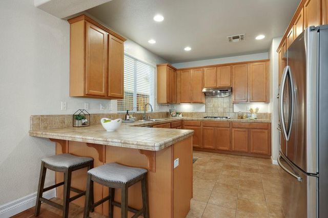 946 Campfire Cir, Rocklin, CA 95765
