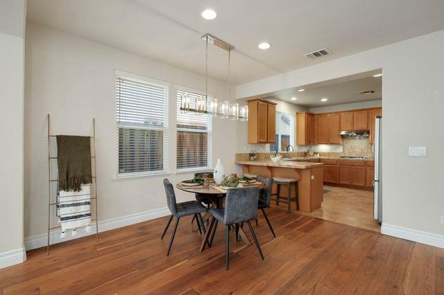 946 Campfire Cir, Rocklin, CA 95765