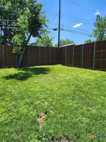 209 W Victory Avenue, Temple, TX 76501