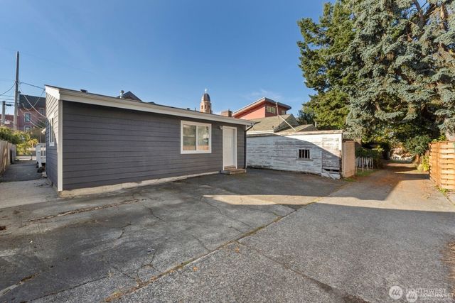 120 N 80th Street, Seattle, WA 98103