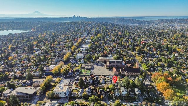 120 N 80th Street, Seattle, WA 98103