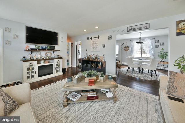 1653 FITZWATERTOWN RD, Willow Grove, PA 19090