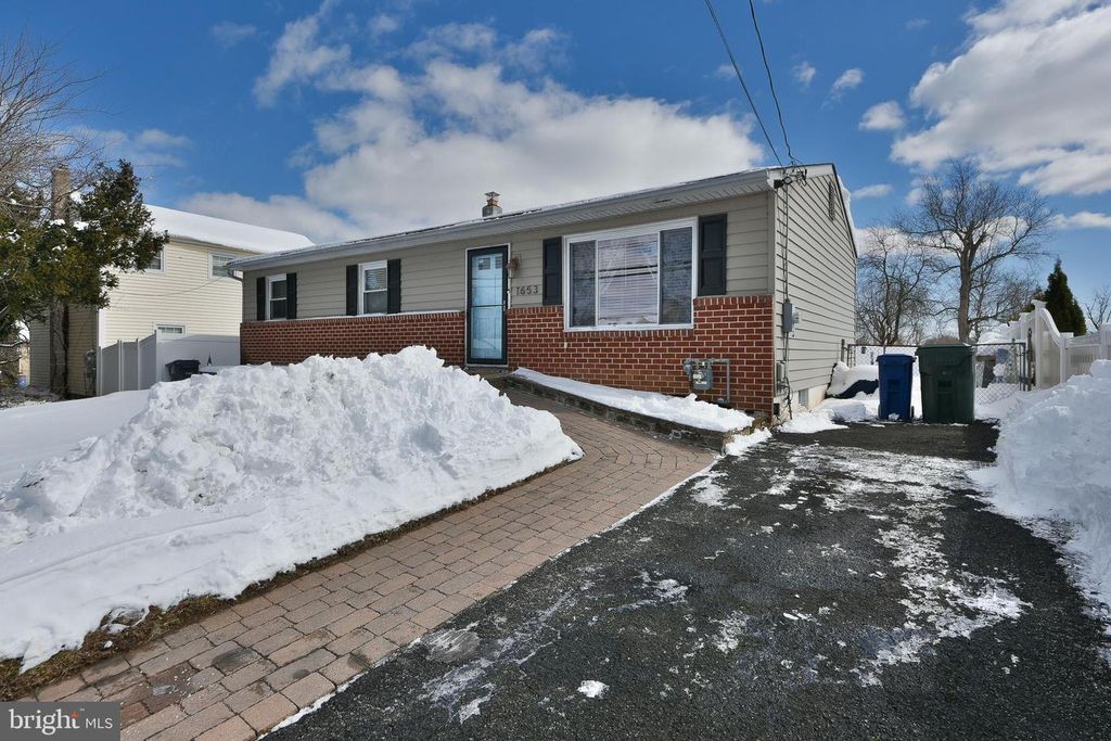 1653 FITZWATERTOWN RD, Willow Grove, PA 19090