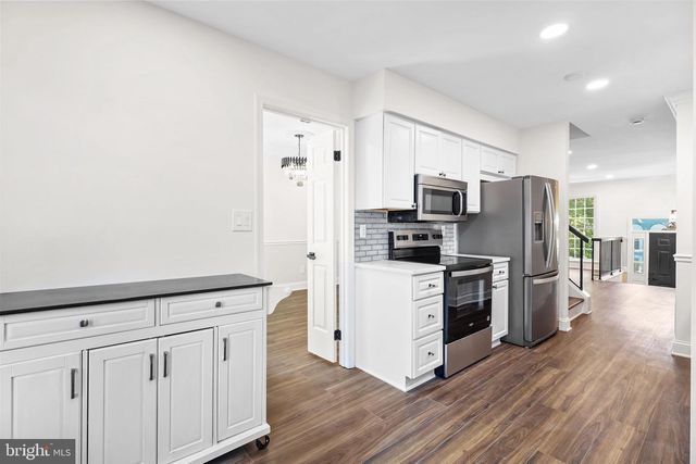 8703 DELCRIS DR, Montgomery Village, MD 20886