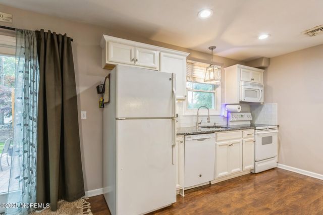 1624 10th Avenue, Toms River, NJ 08757