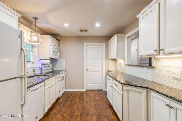 1624 10th Avenue, Toms River, NJ 08757