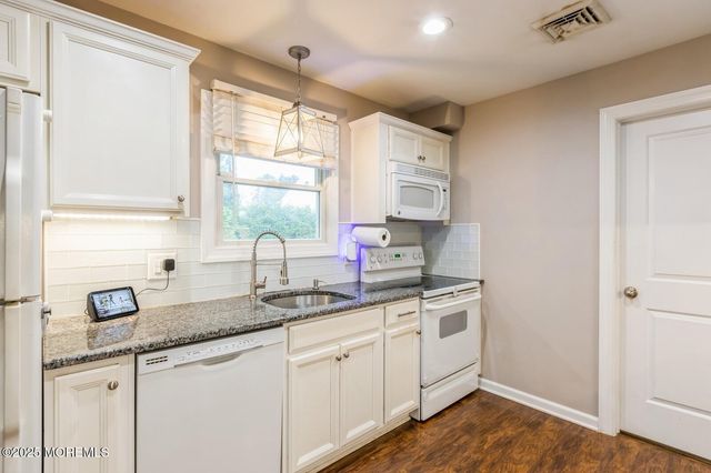 1624 10th Avenue, Toms River, NJ 08757