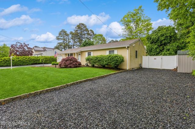 1624 10th Avenue, Toms River, NJ 08757