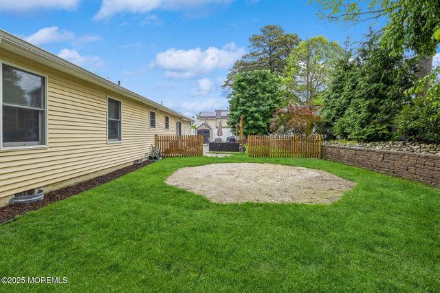 1624 10th Avenue, Toms River, NJ 08757