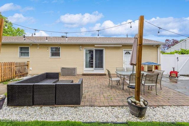1624 10th Avenue, Toms River, NJ 08757