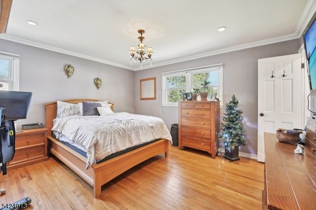 676 Rutgers Pl, Paramus Boro, NJ 07652