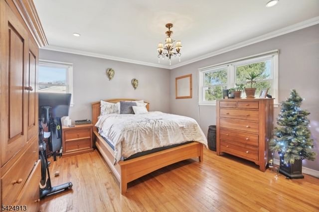 676 Rutgers Pl, Paramus Boro, NJ 07652