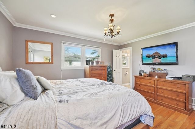 676 Rutgers Pl, Paramus Boro, NJ 07652