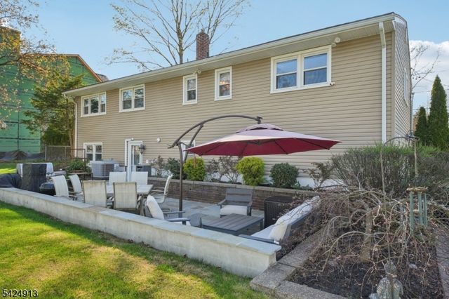 676 Rutgers Pl, Paramus Boro, NJ 07652