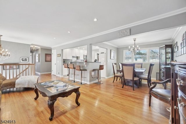 676 Rutgers Pl, Paramus Boro, NJ 07652