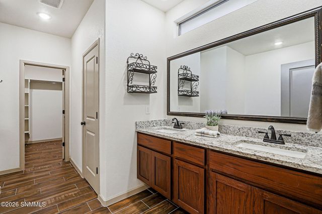 841 Magnolia Park Street, Sunland Park, NM 88008