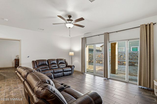 841 Magnolia Park Street, Sunland Park, NM 88008