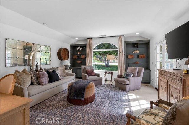 1353 Rimroad, Riverside, CA 92506