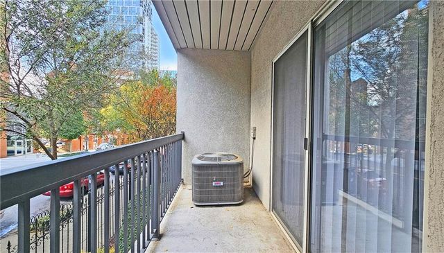 1074 Peachtree Walk NE B 216, Atlanta, GA 30309