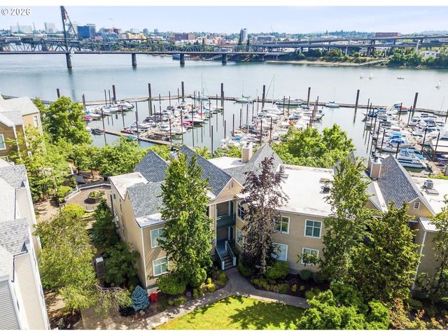 225 S MONTGOMERY St ES-10, Portland, OR 97201