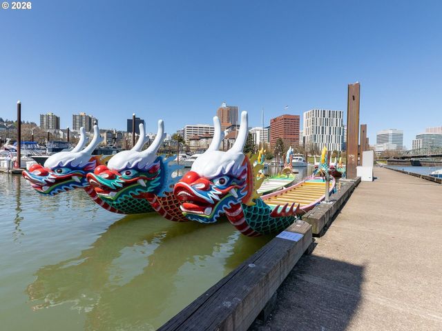 225 S MONTGOMERY St ES-10, Portland, OR 97201