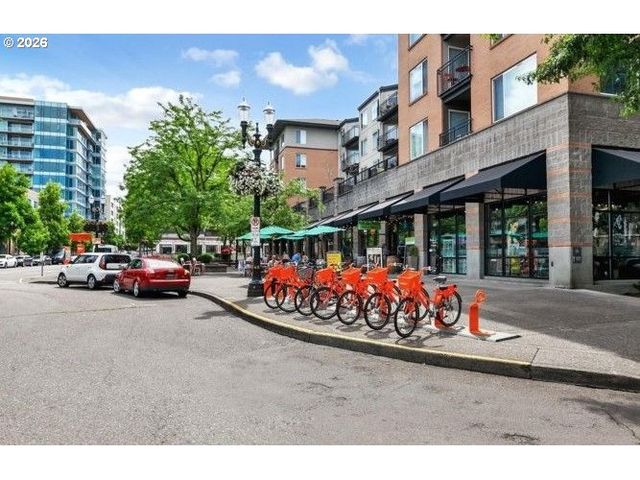 225 S MONTGOMERY St ES-10, Portland, OR 97201