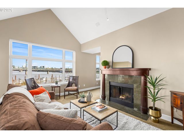 225 S MONTGOMERY St ES-10, Portland, OR 97201