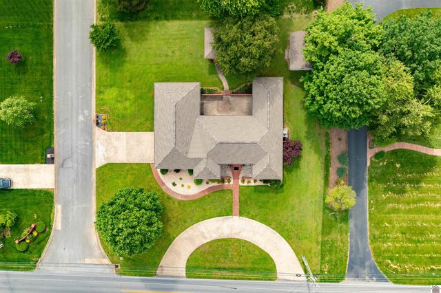 91 Robertson Rd. South, Murray, KY 42071