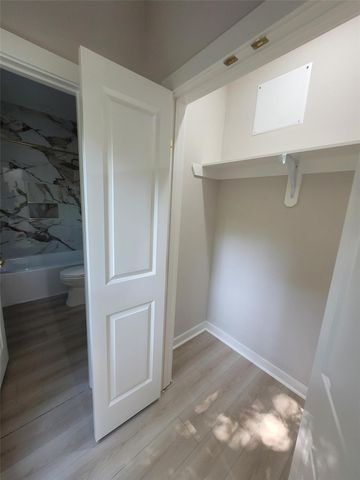 2805 Tierwester Street, Houston, TX 77004