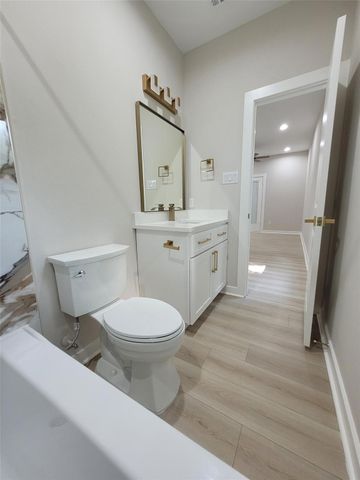 2805 Tierwester Street, Houston, TX 77004