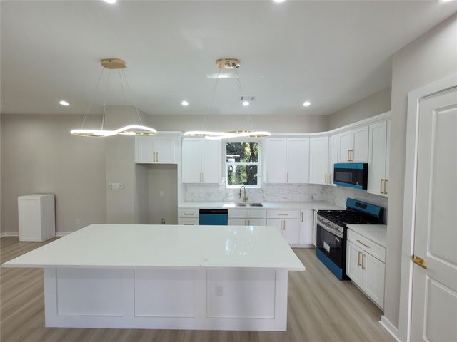 2805 Tierwester Street, Houston, TX 77004