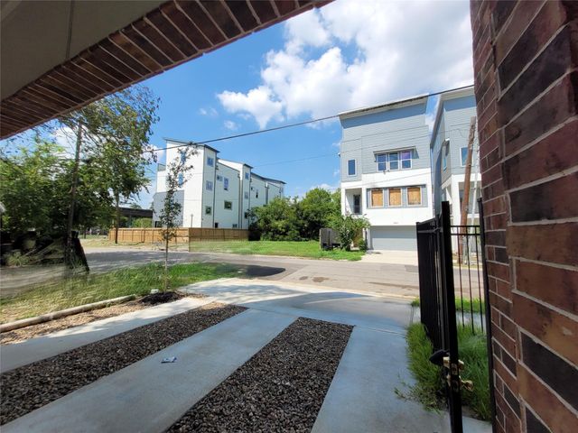 2805 Tierwester Street, Houston, TX 77004