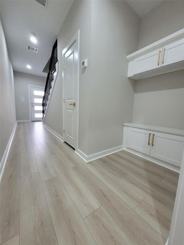 2805 Tierwester Street, Houston, TX 77004