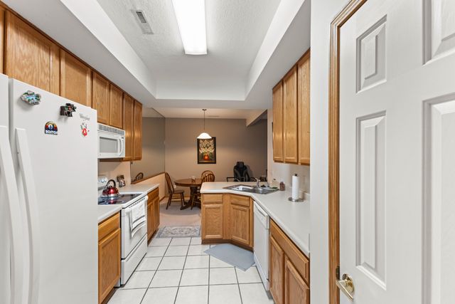 10415 Hickory Drive 9, Urbandale, IA 50322