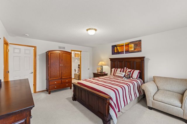 10415 Hickory Drive 9, Urbandale, IA 50322